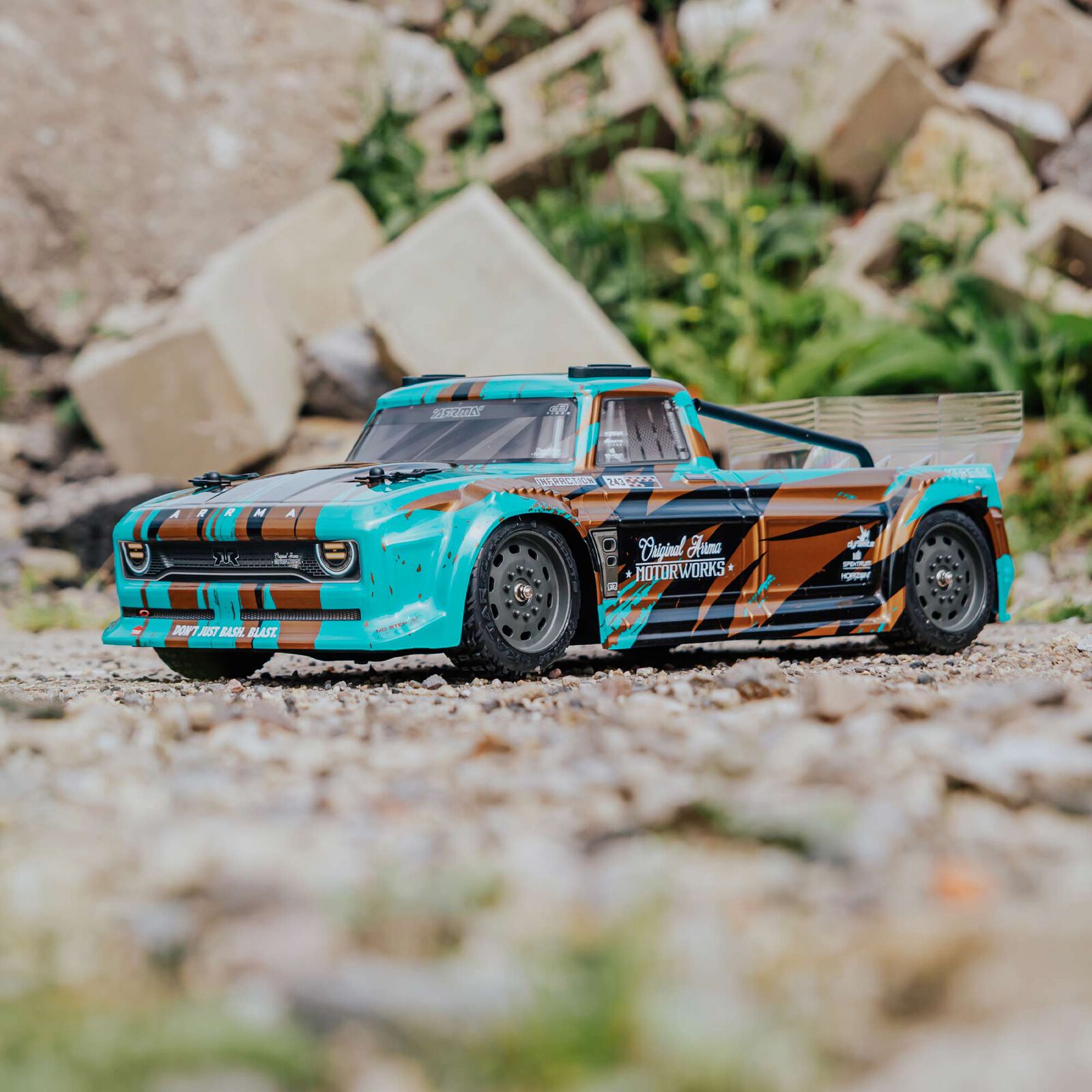 ARRMA 1/8 INFRACTION 4WD MEGA Resto-Mod Truck RTR, Teal/Bronze ARA4215V3BIT2