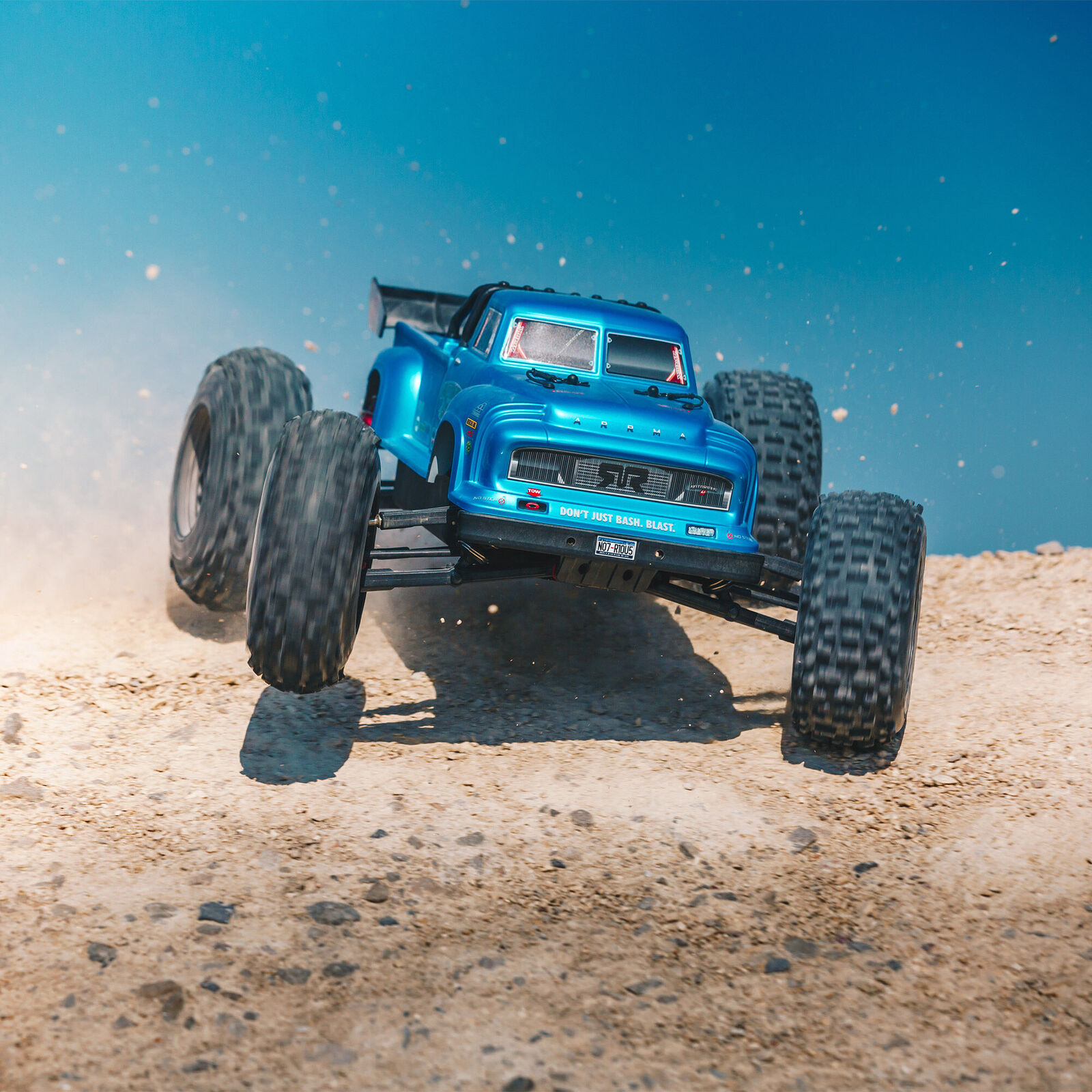 ARRMA 1/8 NOTORIOUS 6S V5 4WD BLX Stunt Truck w/ Spektrum RTR Blue ARA8611V5T2