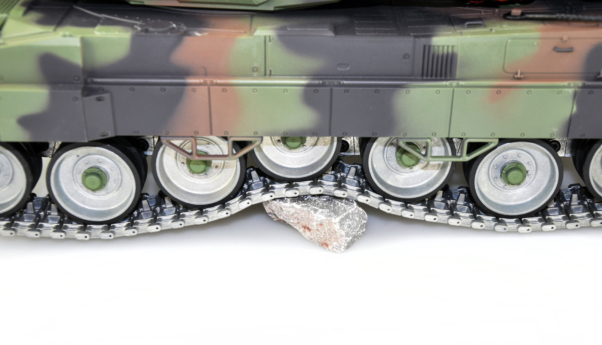 Amewi Leopard 2A6 1:16 Professional Line IR/BB Panzermodell mit Sound 23113 - Abbildung 6
