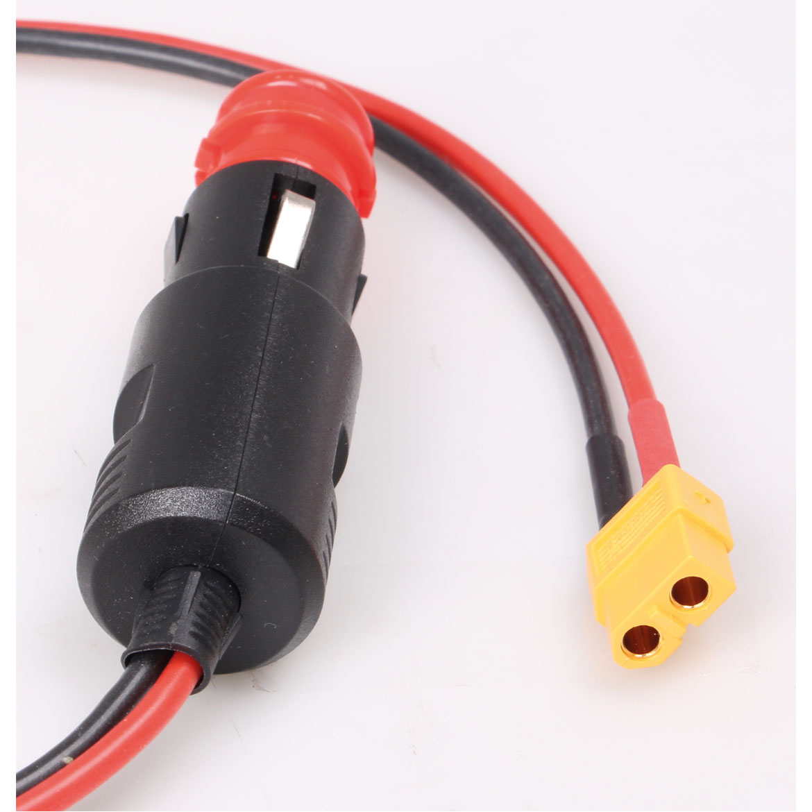 Robbe ISDT Anschlußkabel Ladegerät mit XT60 Buchse auf 12V KFZ-Steckdose 46034