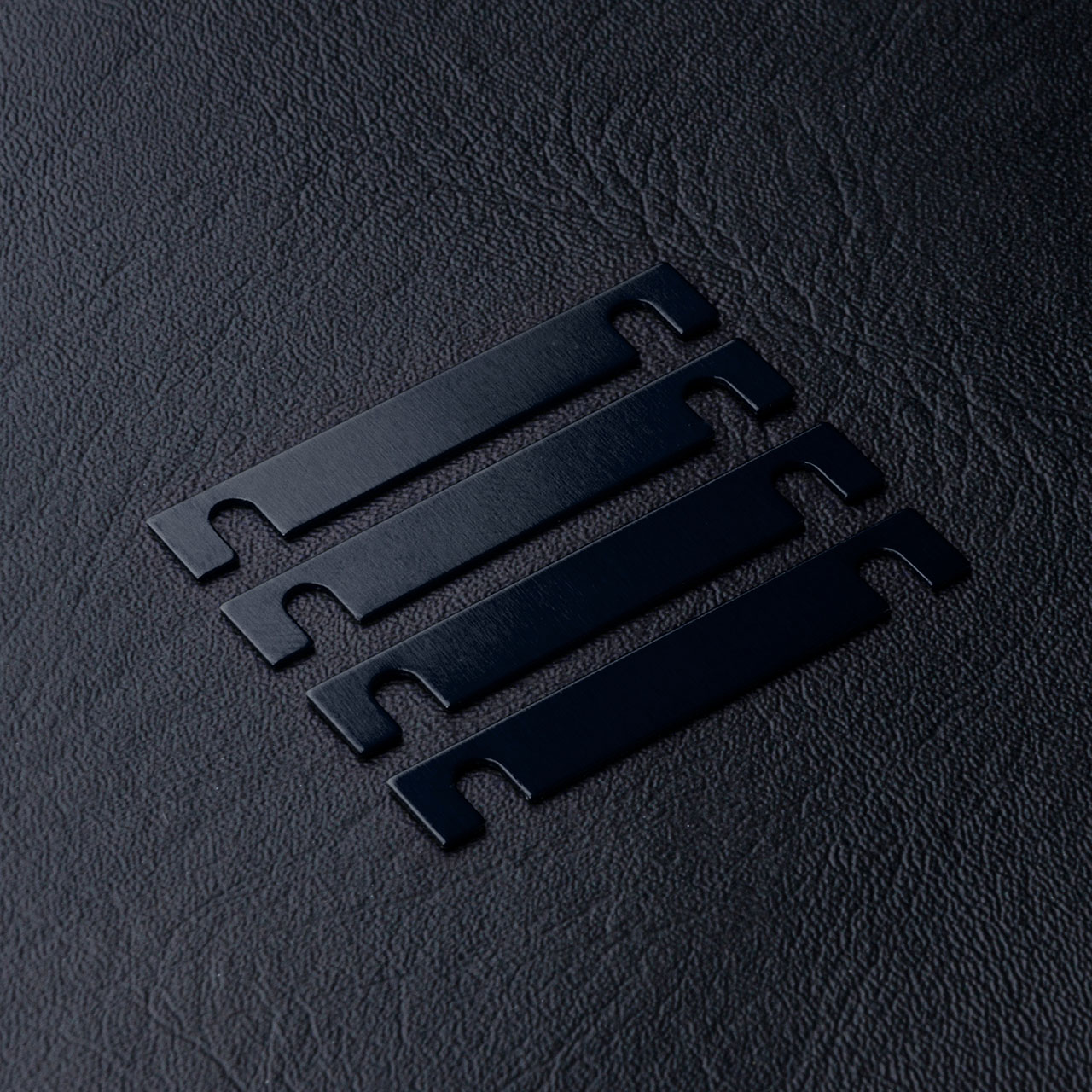 820063BK Distanzierungsplatte 0.5mm blau (4 Stück)
