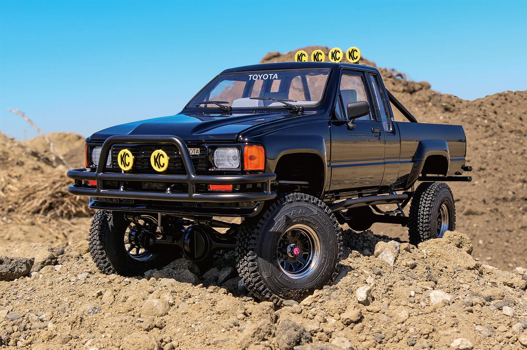 RC4WD Trail Finder 2 LWB with 1987 Toyota XTRAcab Bodyset Z-RTR0057