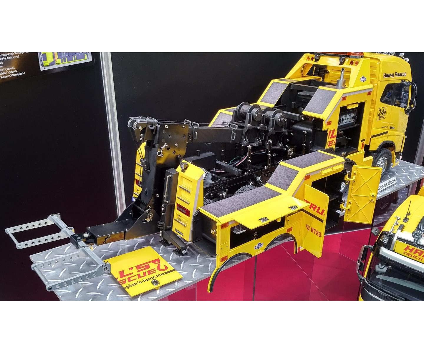 Tamiya 56362 1:14 RC Volvo FH16 Abschlepper 8x4 300056362