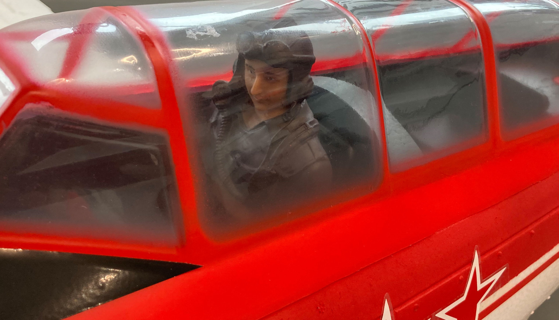 Amewi AMXFlight YAK-11 Rot/Weiss 6S EPO PNP 24100 - Abbildung 5