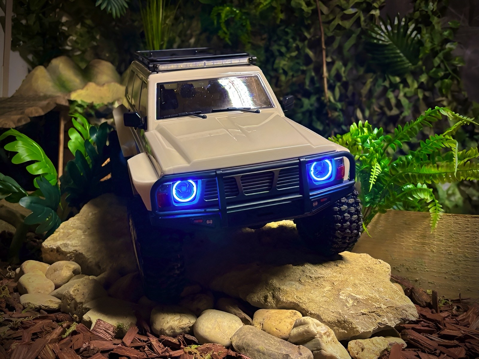 Absima 1:10 EP Crawler CR4.4 Patrol creme RTR 12042