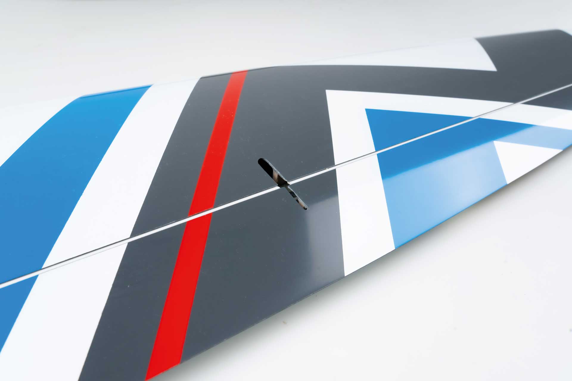 Robbe Avalanche ARF Voll-CFK 2,8m Elektro Segler, Voll-Carbon, weiß-blau 2708