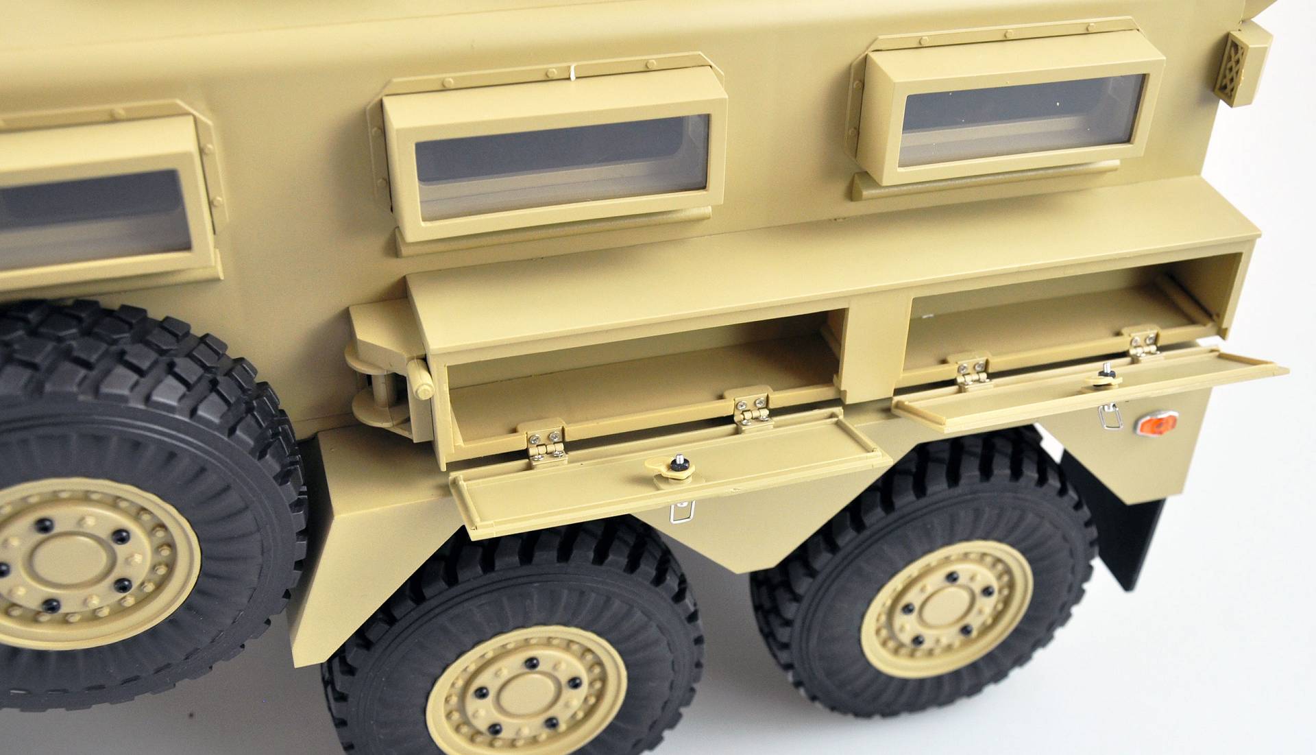 Amewi US-Miltitärfahrzeug MRAP 6x6 1:12 RTR, Licht, Sound & Rauch 22428