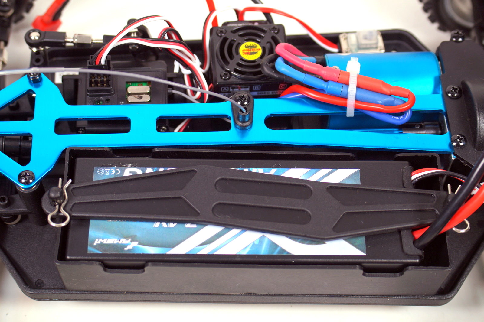 Amewi Monstertruck Torche Pro M 1:10 2,4 GHz Brushless 22034