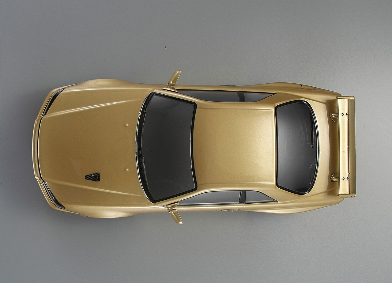KB48645 Nissan Skyline R34 Karosserie Champagner Gold 195mm RTU