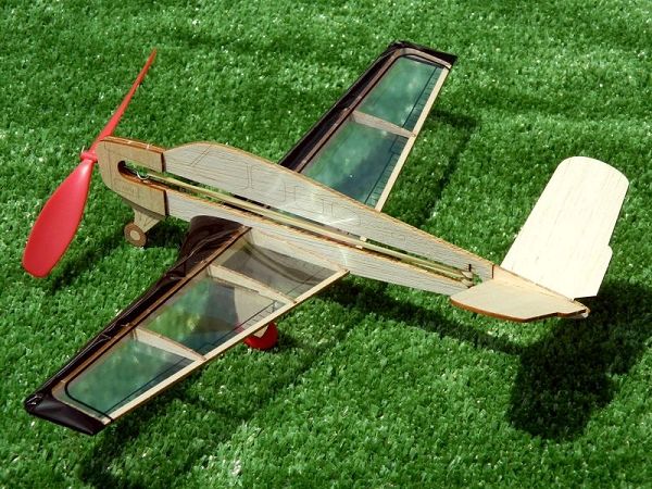 Guillow V-Tail  Guillow's Minimodell 4506