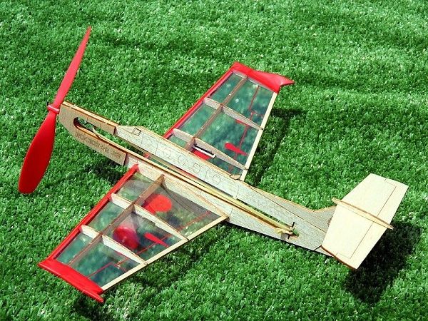 Guillow Rockstar Jet  Guillow's Minimodell 4504