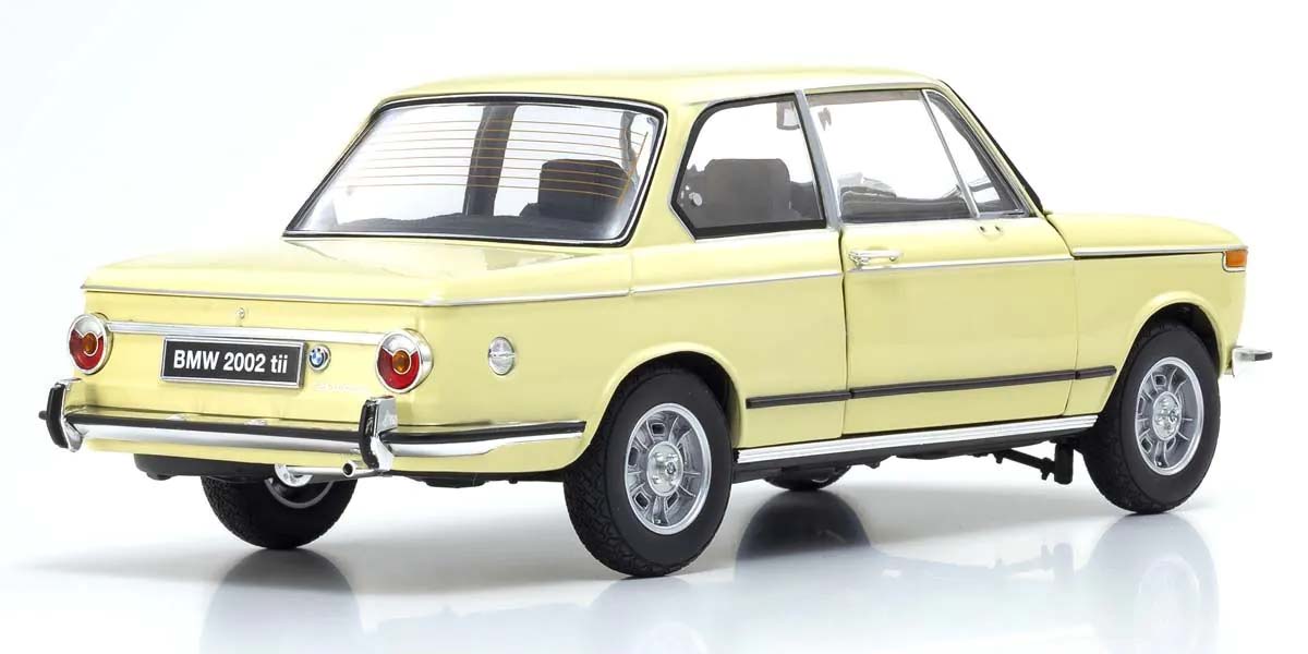 Kyosho 1:18 BMW 2002 Tii 1972 Creme 08543ML