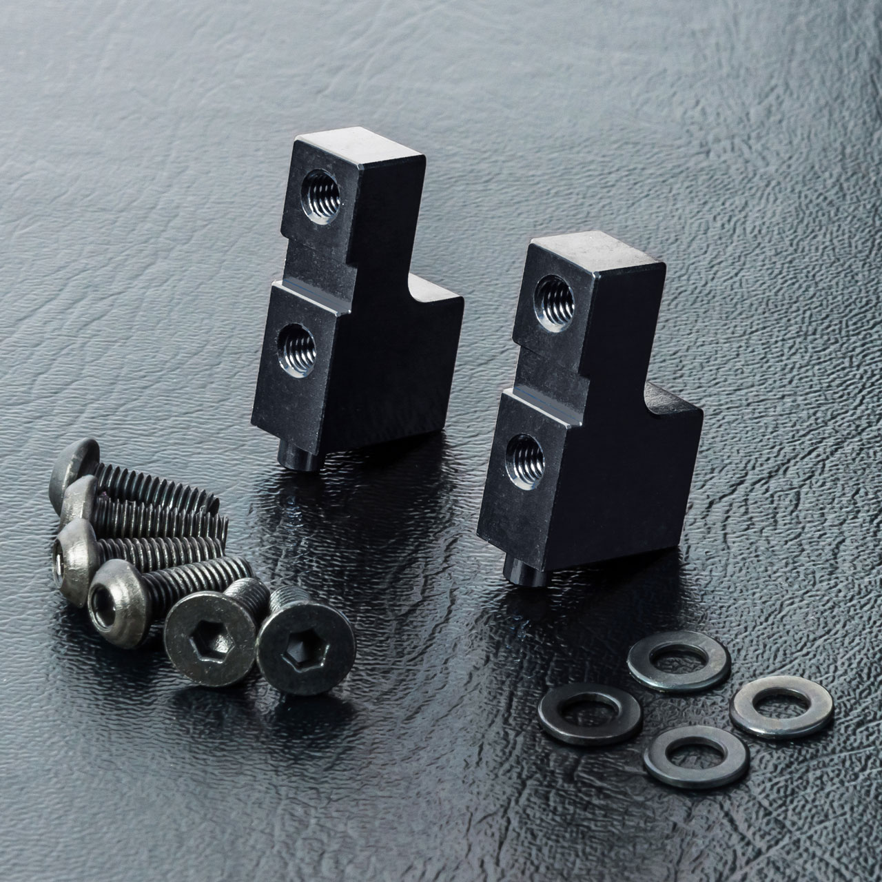 820125BK Alum. servo mount (black)