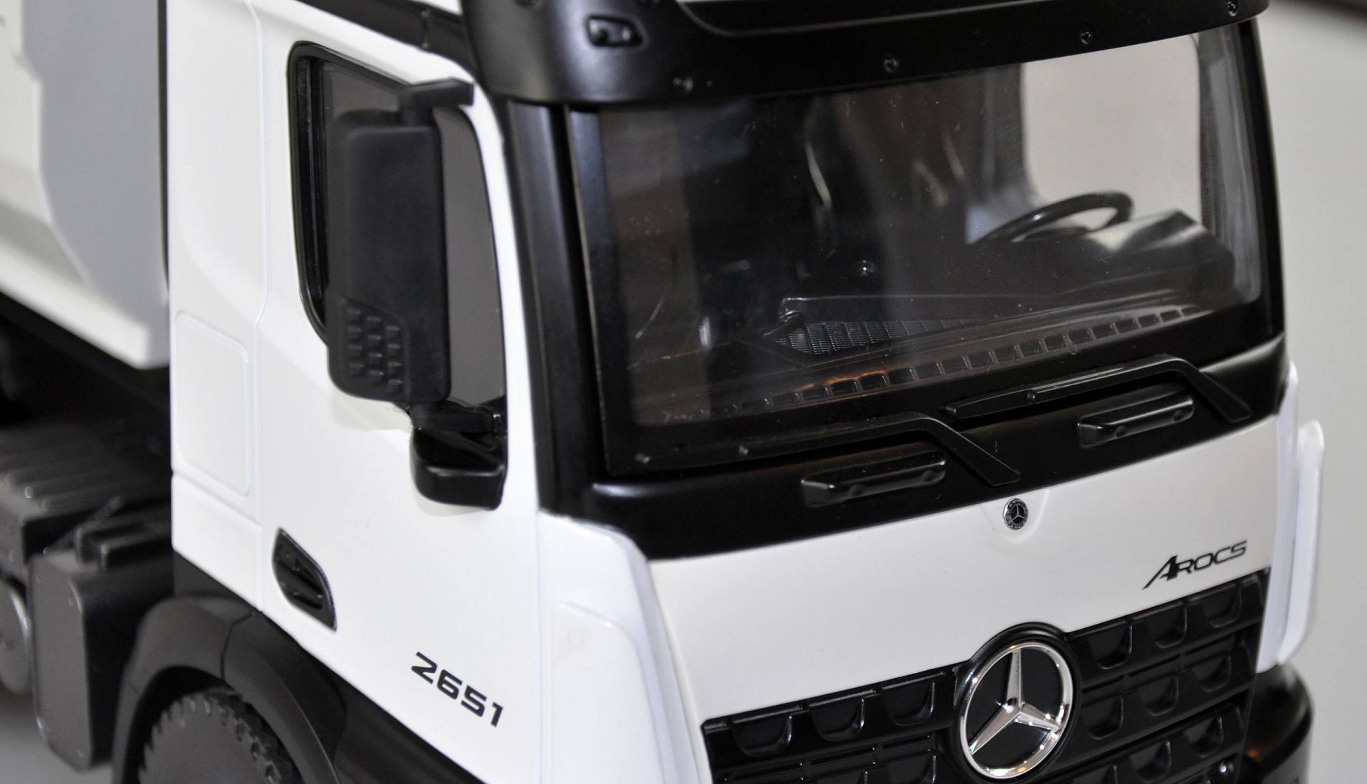Amewi Mercedes Benz Arocs LKW Kipper PRO Metall 2,4GHz RTR weiß 22413 - Abbildung 5