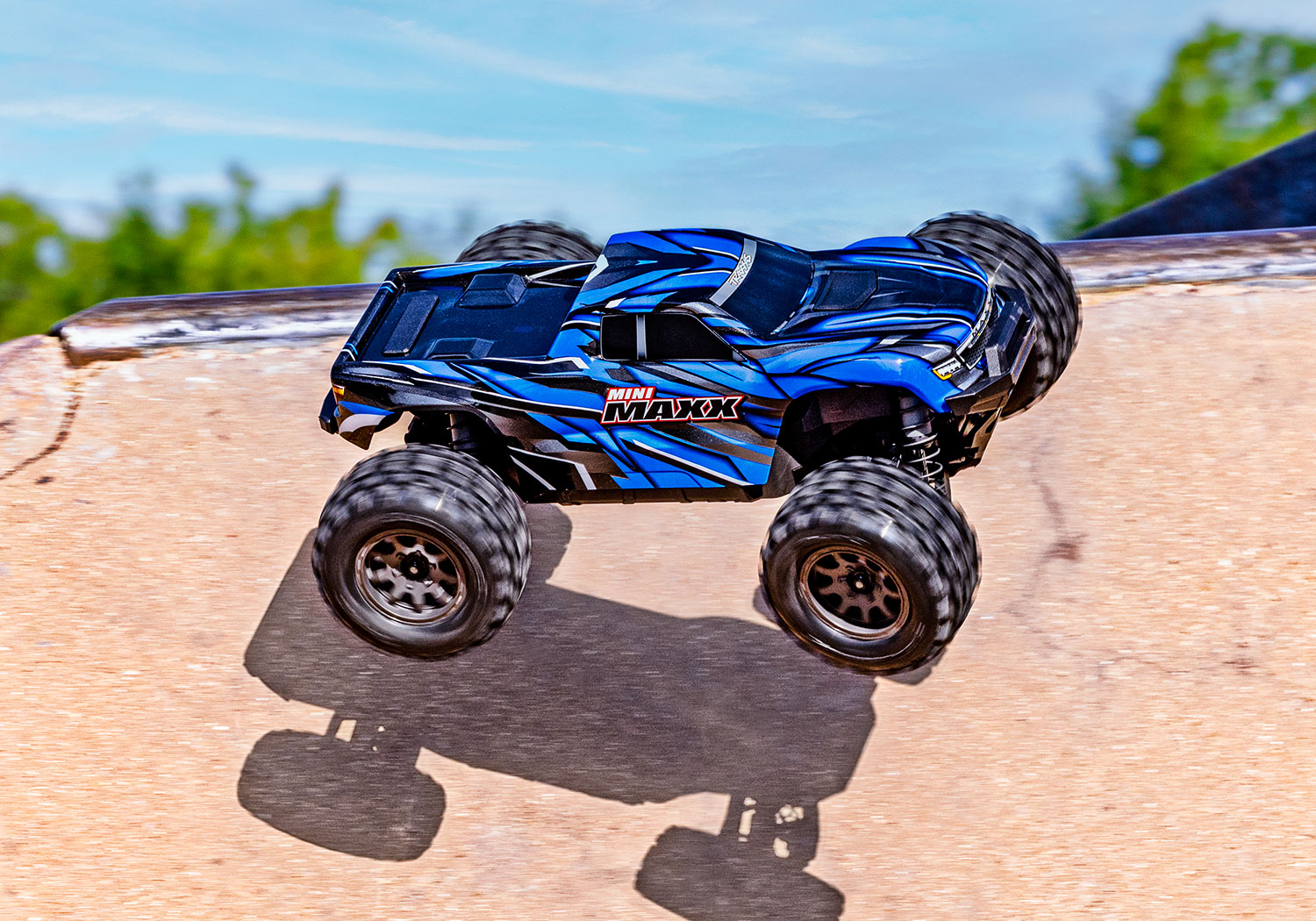 Traxxas MINI-MAXX 4WD BL-2S Brushless Blau, HD-Teile, mit Akku/Lader 107154-1 - Abbildung 11