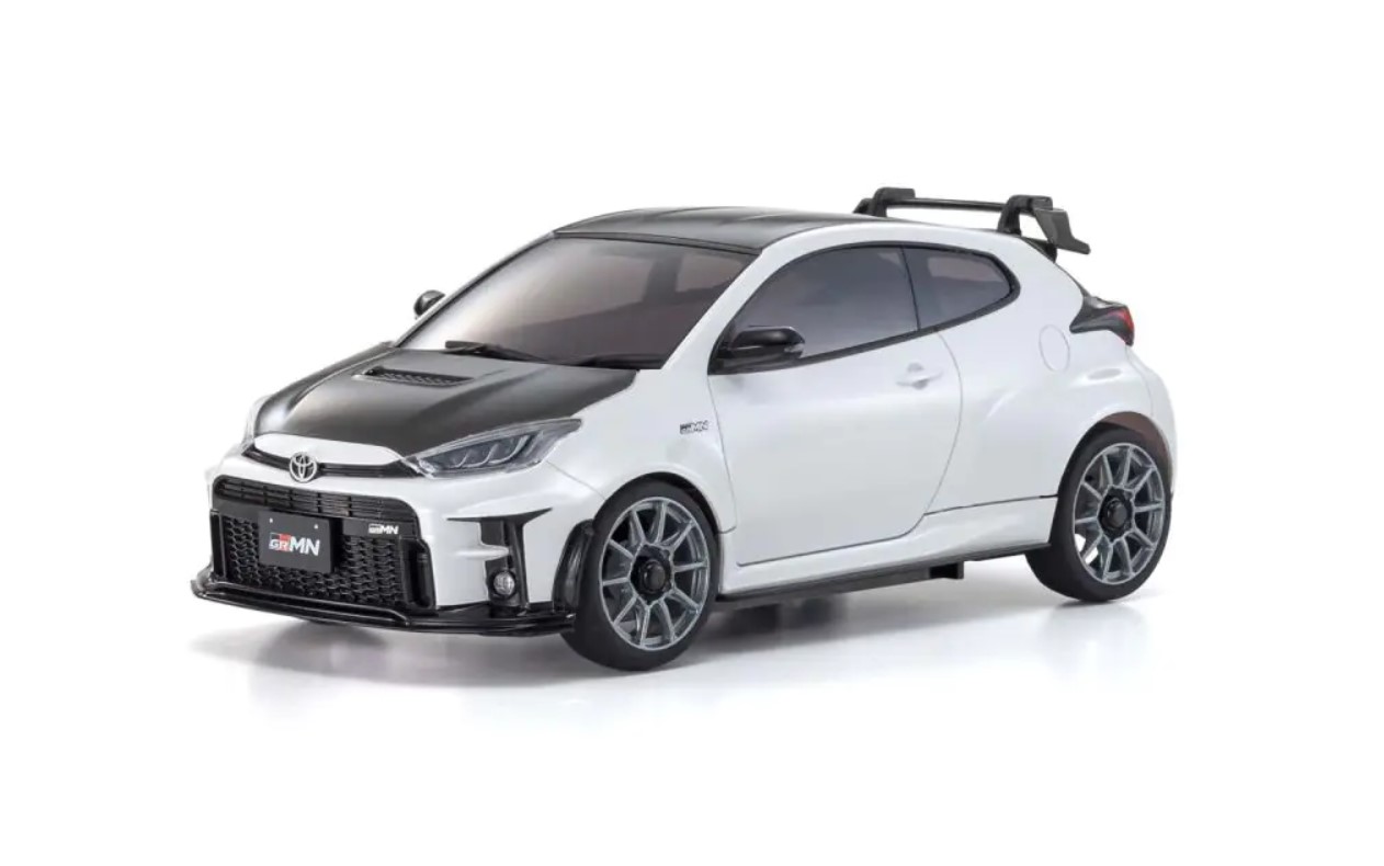 Kyosho Mini-Z AWD Toyota GRMN Yaris Circuit Package White (MA020-KT531P) 32640PW