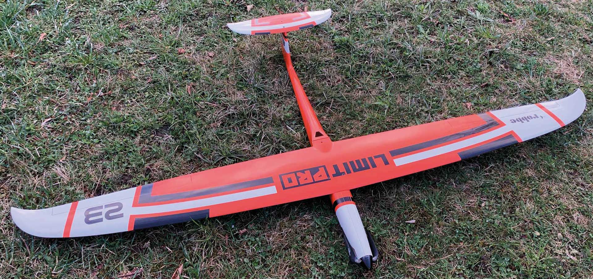 Robbe Limit Pro PNP ORANGE mit eingebauten Servos und Antrieb, Voll-GfK/CfK 2682