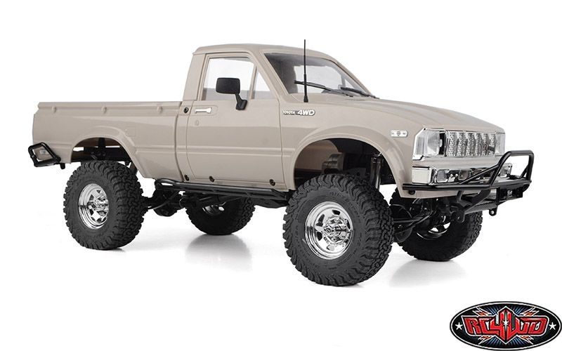 RC4WD Trail Finder 2 Truck Kit mit 1982 Toyota Pickup Karosserie Z-K0070