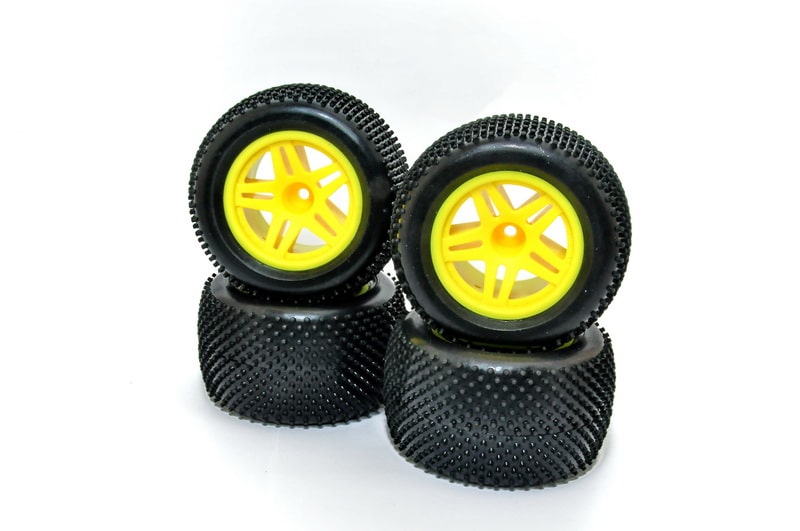 HoBao TT 2.0 COMPLETE TIRE WITH YELLOW WHEEL SET 11105Y