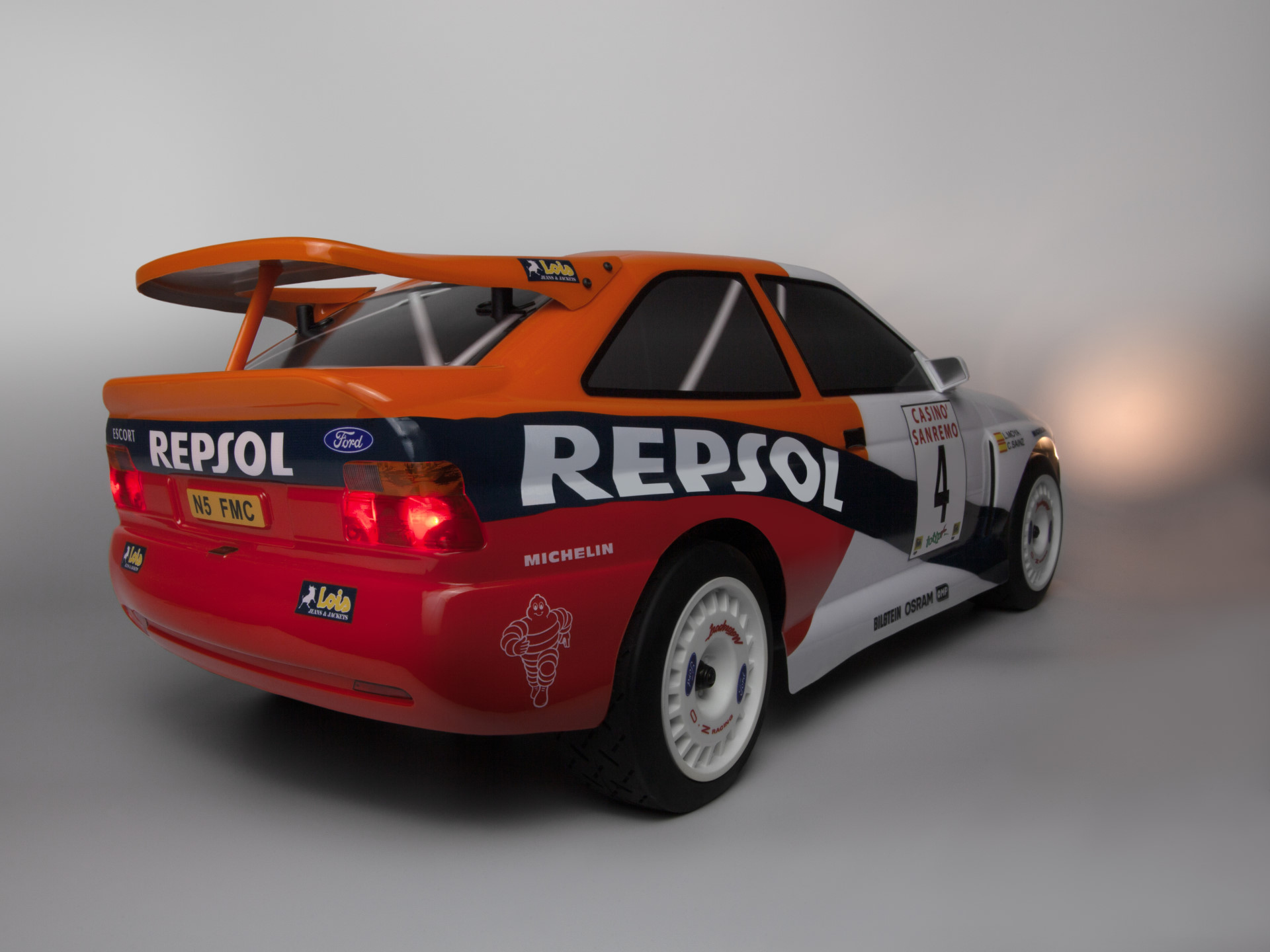 HPI WR8 FLUX 1996 Ford Escort Cosworth Rally Sanremo RTR 160558 - Abbildung 9