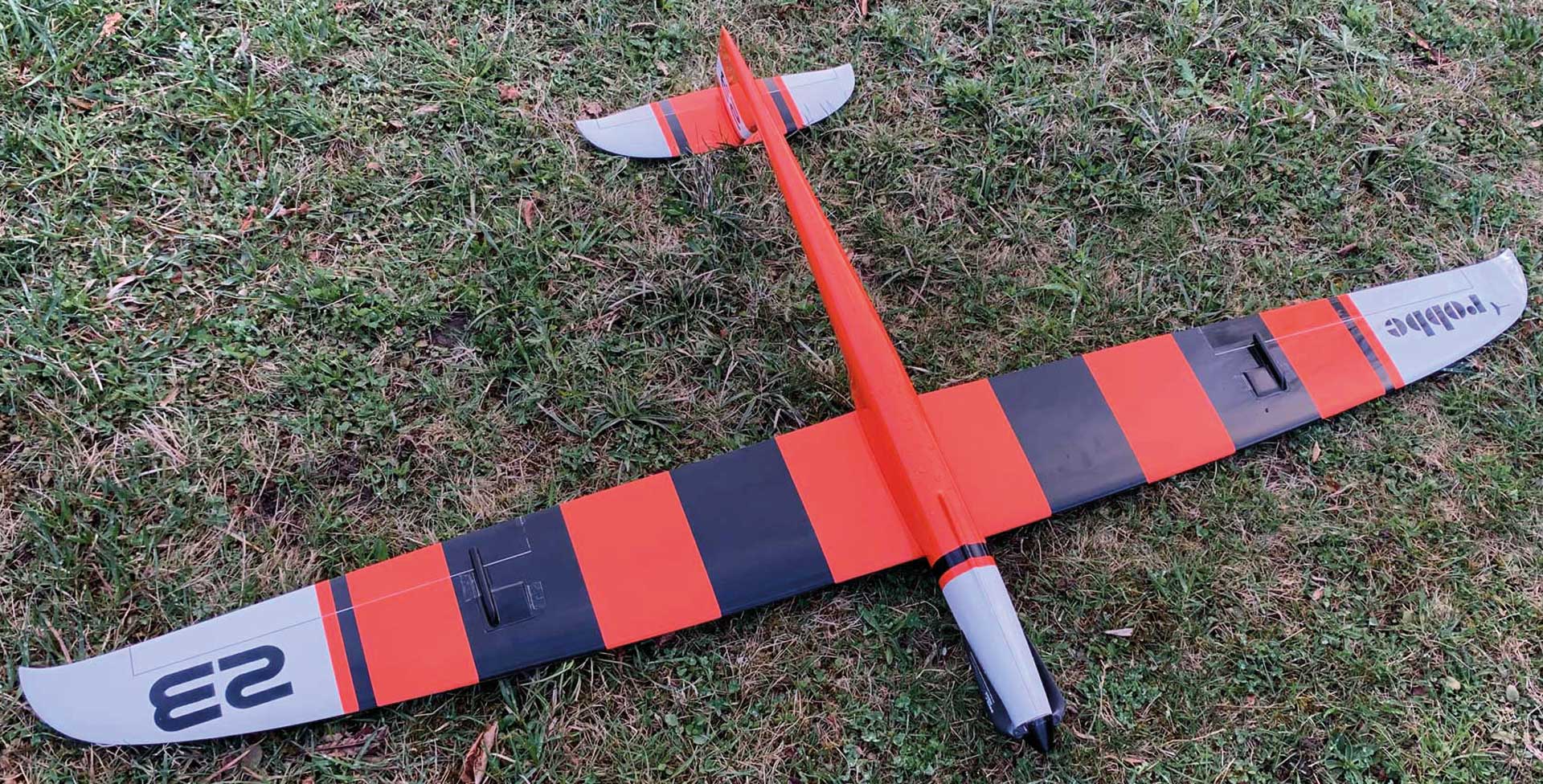 Robbe Limit Pro PNP ORANGE mit eingebauten Servos und Antrieb, Voll-GfK/CfK 2682