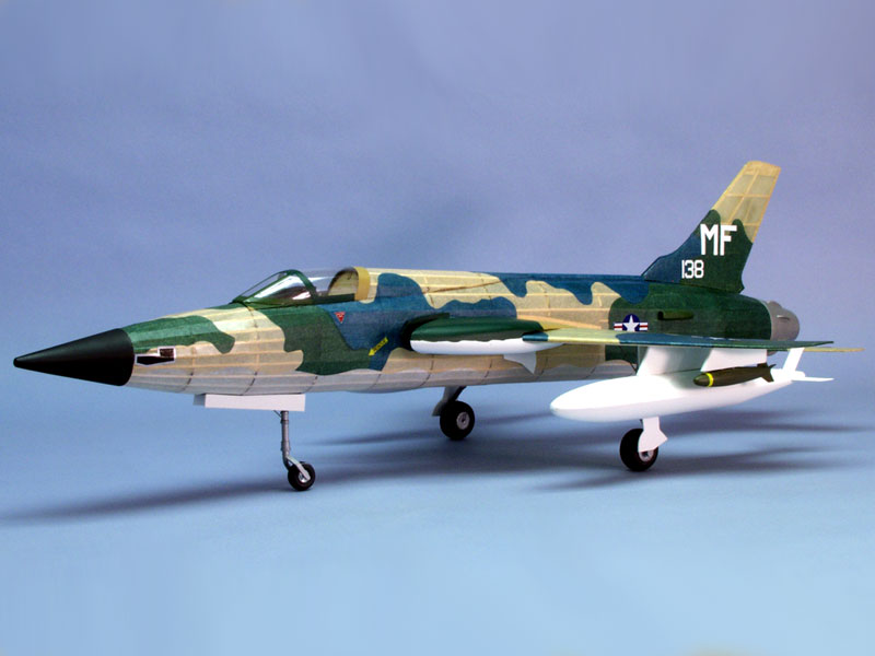 Dumas F-105 Thunderchief Balsabausatz 502