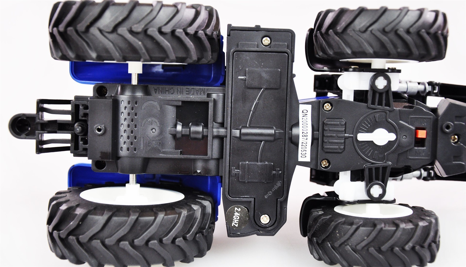 Amewi RC Traktor mit Kreiselschwader 1:24 RTR 22599