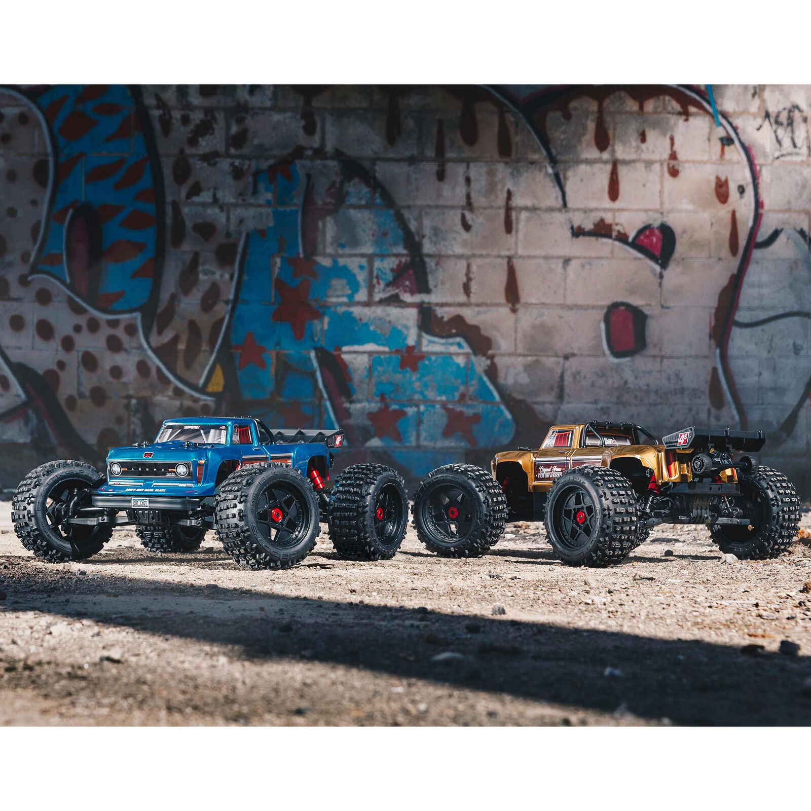 ARRMA 1/10 OUTCAST 4X4 4S V2 BLX Stunt Truck RTR, Blue  ARA4410V2T2