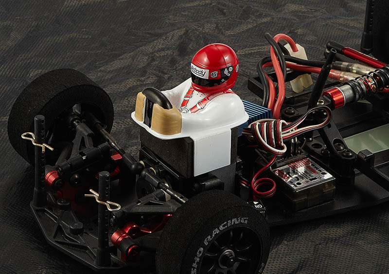 KB48398 Fahrerfigur für Lancia LC2 Karosserie