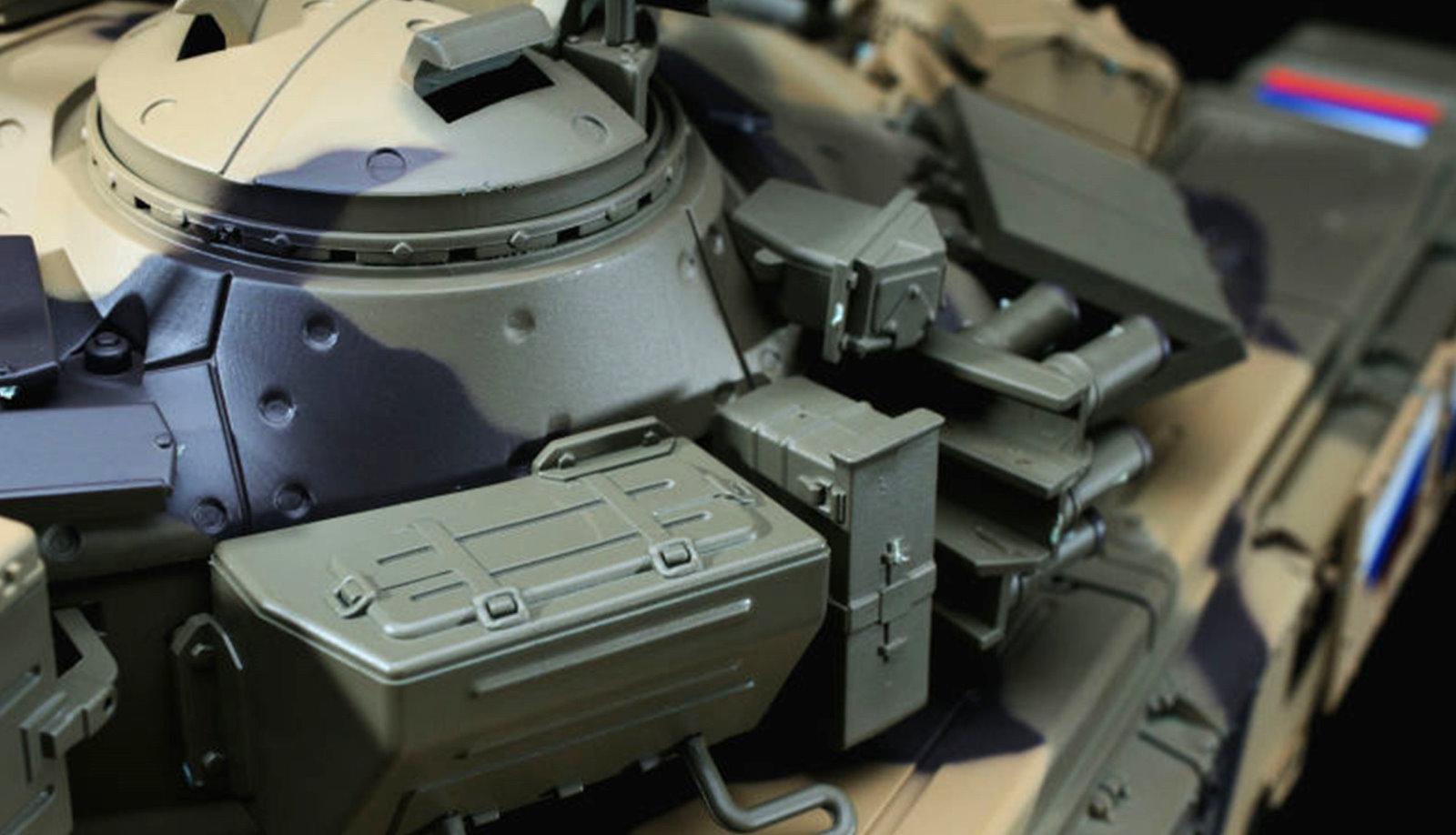 Amewi Panzer T-90 2.4GHz M 1:16 Rauch & Sound Metallgetriebe 23087