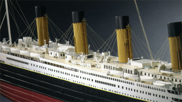 Amati Titanic Baukasten 25043