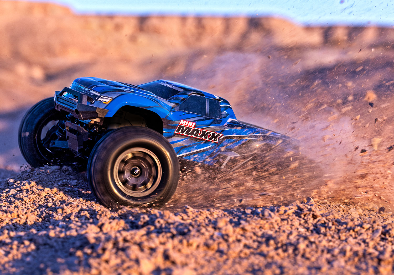 Traxxas MINI-MAXX 4WD BL-2S Brushless Blau, HD-Teile, mit Akku/Lader 107154-1 - Abbildung 12